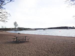 Uunisaari beach (Uunisaaren uimaranta)